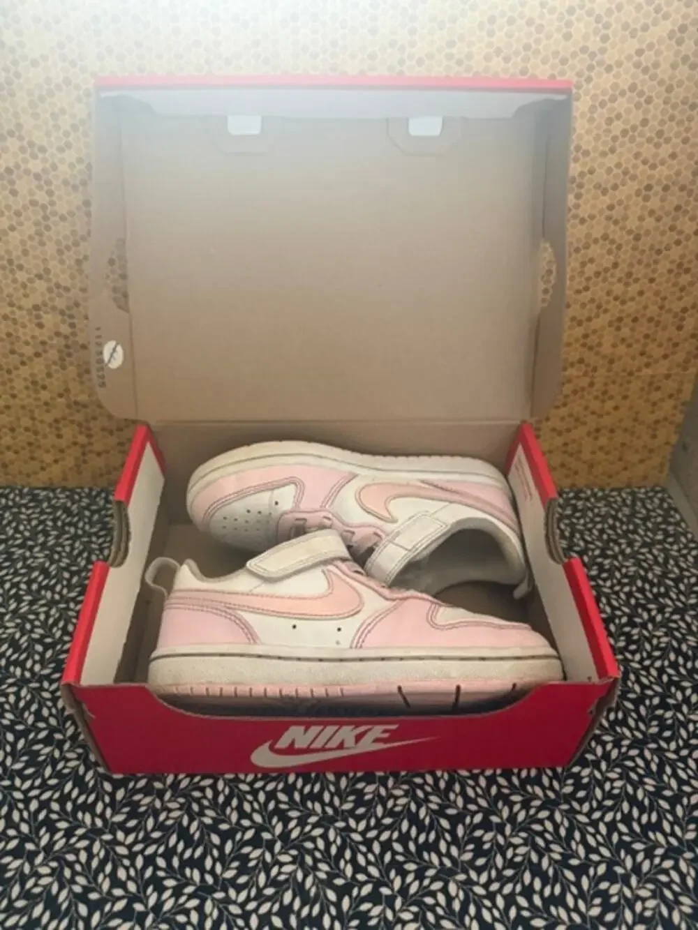Nike Girls Court Borough Low Size 11c Pink White Shoes Slip On
